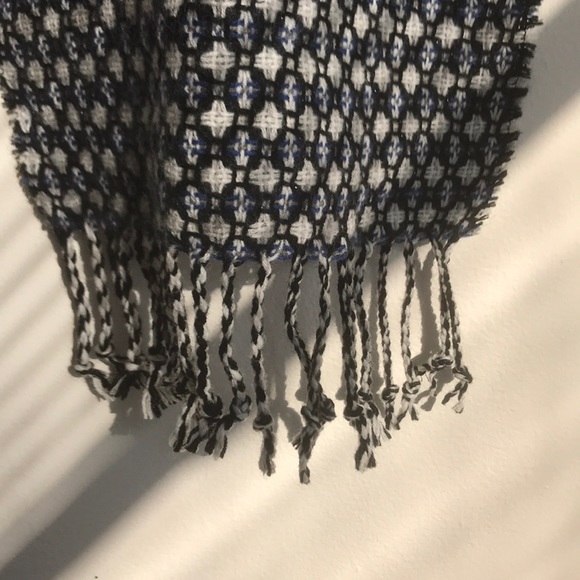 Banana Republic scarf - Picture 5 of 5